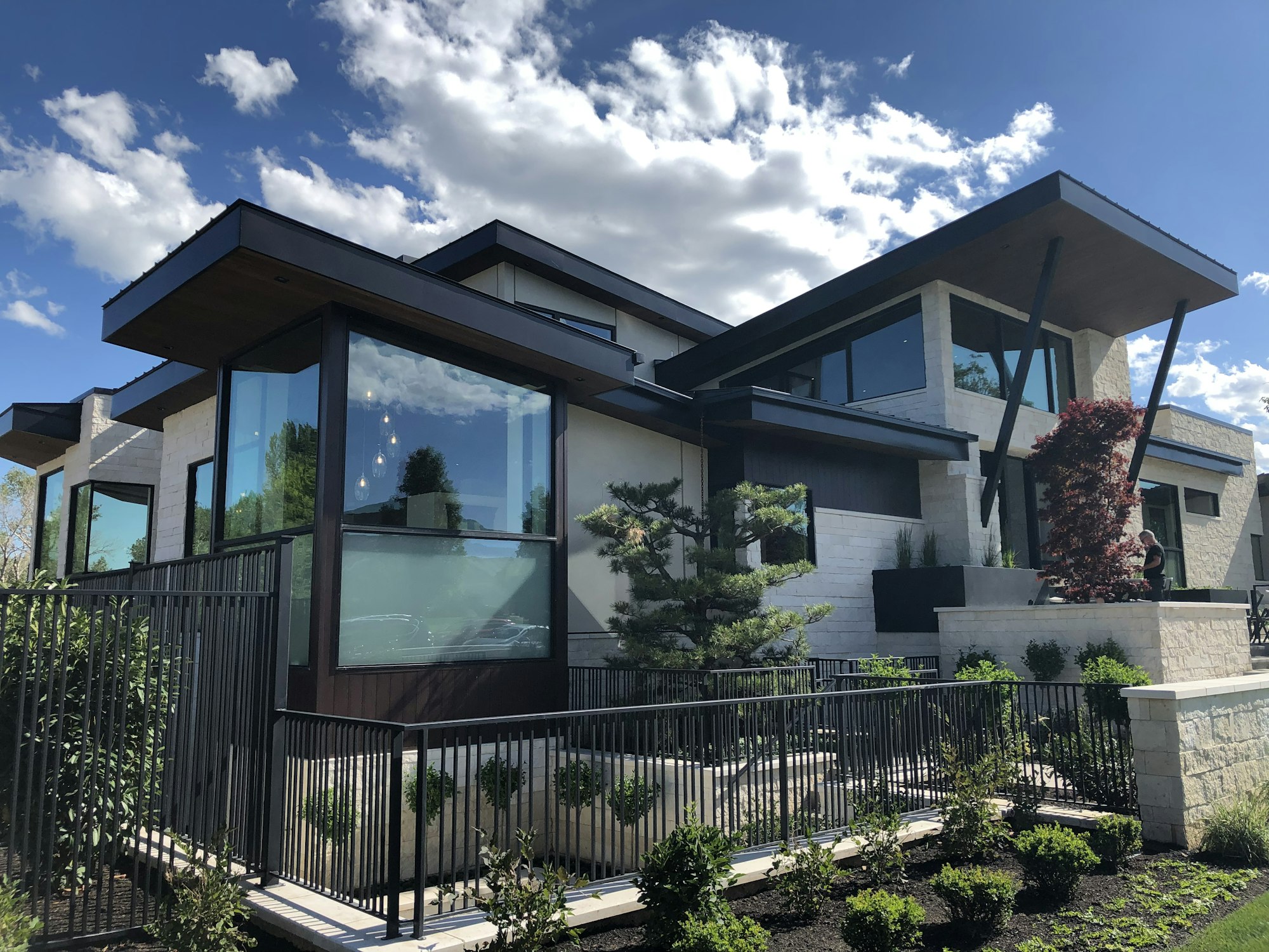 Contemporary detached home in a GTA neighbourhood